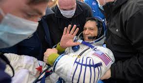 Llega a la Tierra el astronauta Frank Rubio tras quedarse m�s de 1 a�o en el espacio